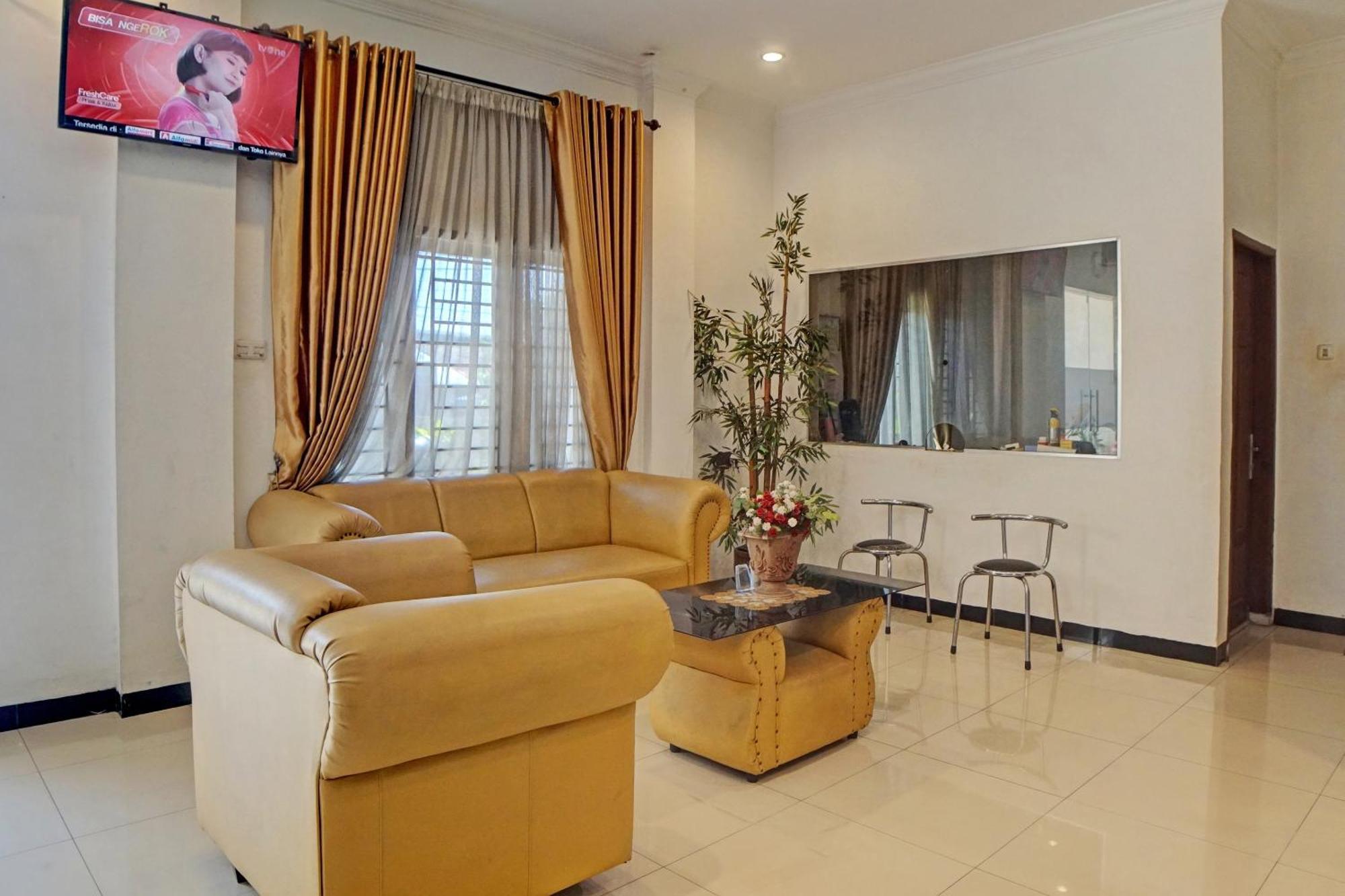 Oyo 92638 Jr Residence Syariah Medan Exterior photo